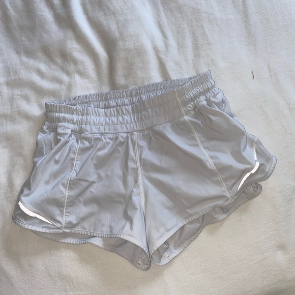 Lululemon - white hotty hot mesh side shorts 2.5” inch short length - Picture 2 of 4